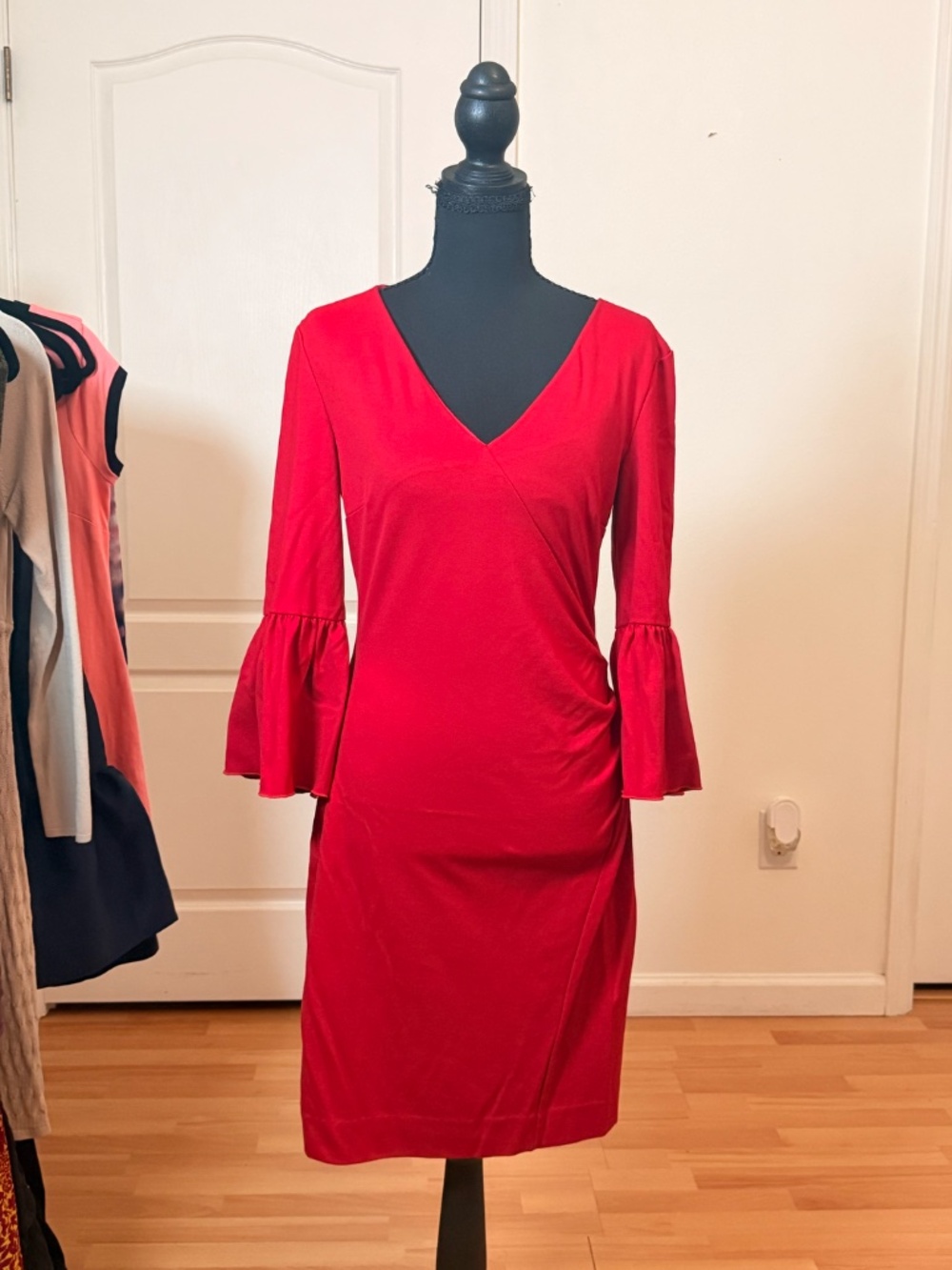 Nicole Miller Red V-Neck Bodycon Dress | Size M